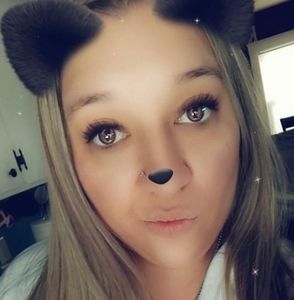 Meet your Posher, Becca